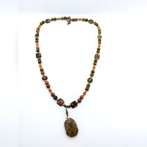 Vtg Semi Precious Unakite Heart and Bar‎ close necklace